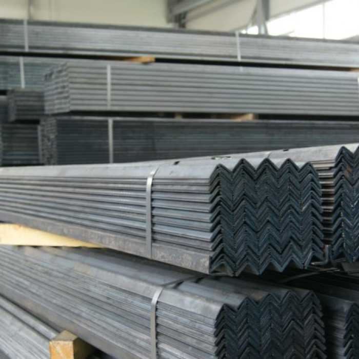 Уголок горячекатаный равнополочный 140х140х12 мм 12 м